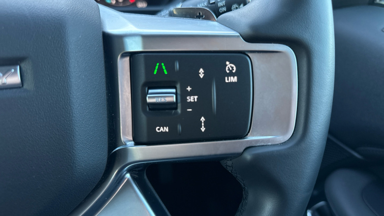 Land Rover Discovery 3.0 D300 S 5dr Auto Diesel Station Wagon